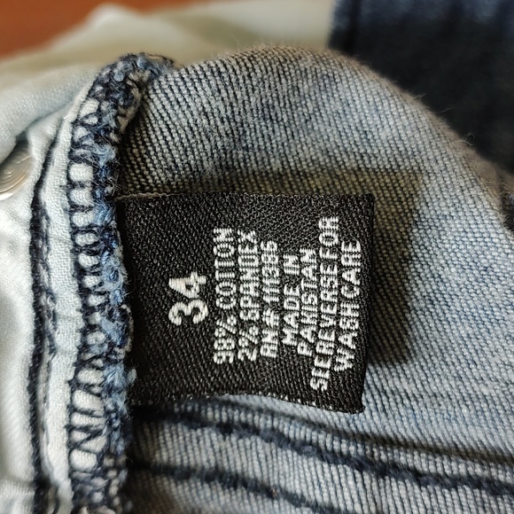 Denim Gold Bermuda Shorts Factory Distressing SZ: 12 - Picture 9 of 9